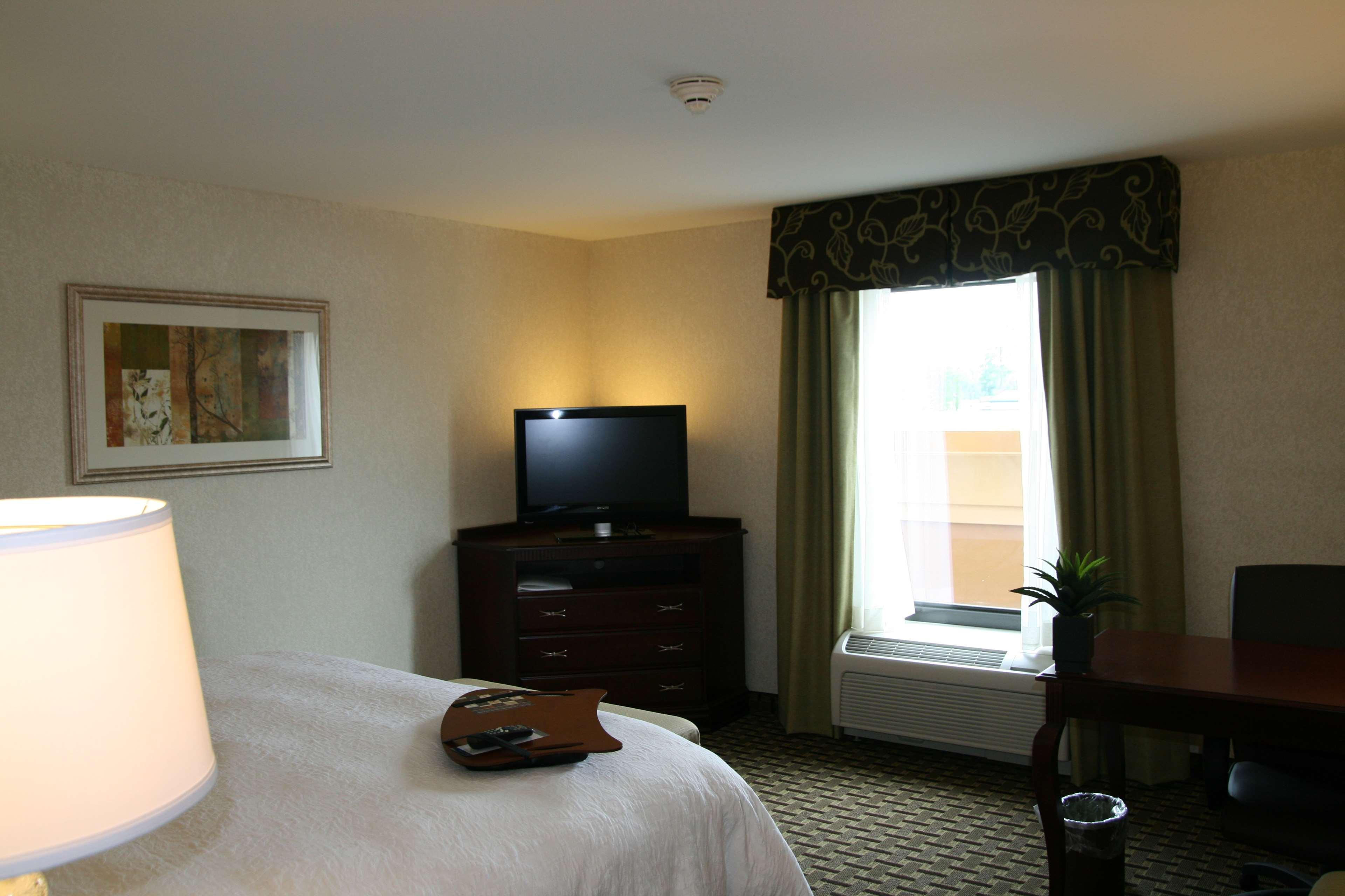 Hampton Inn & Suites Cleveland-Mentor Room photo