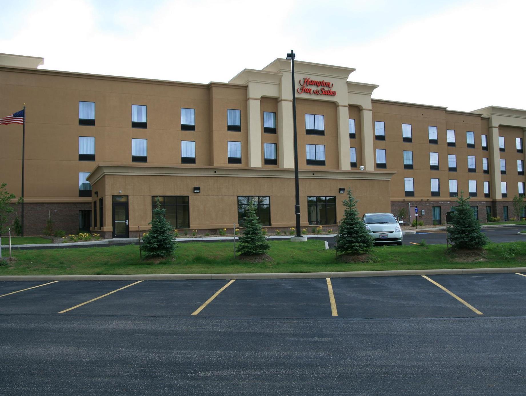 Hampton Inn & Suites Cleveland-Mentor Exterior photo