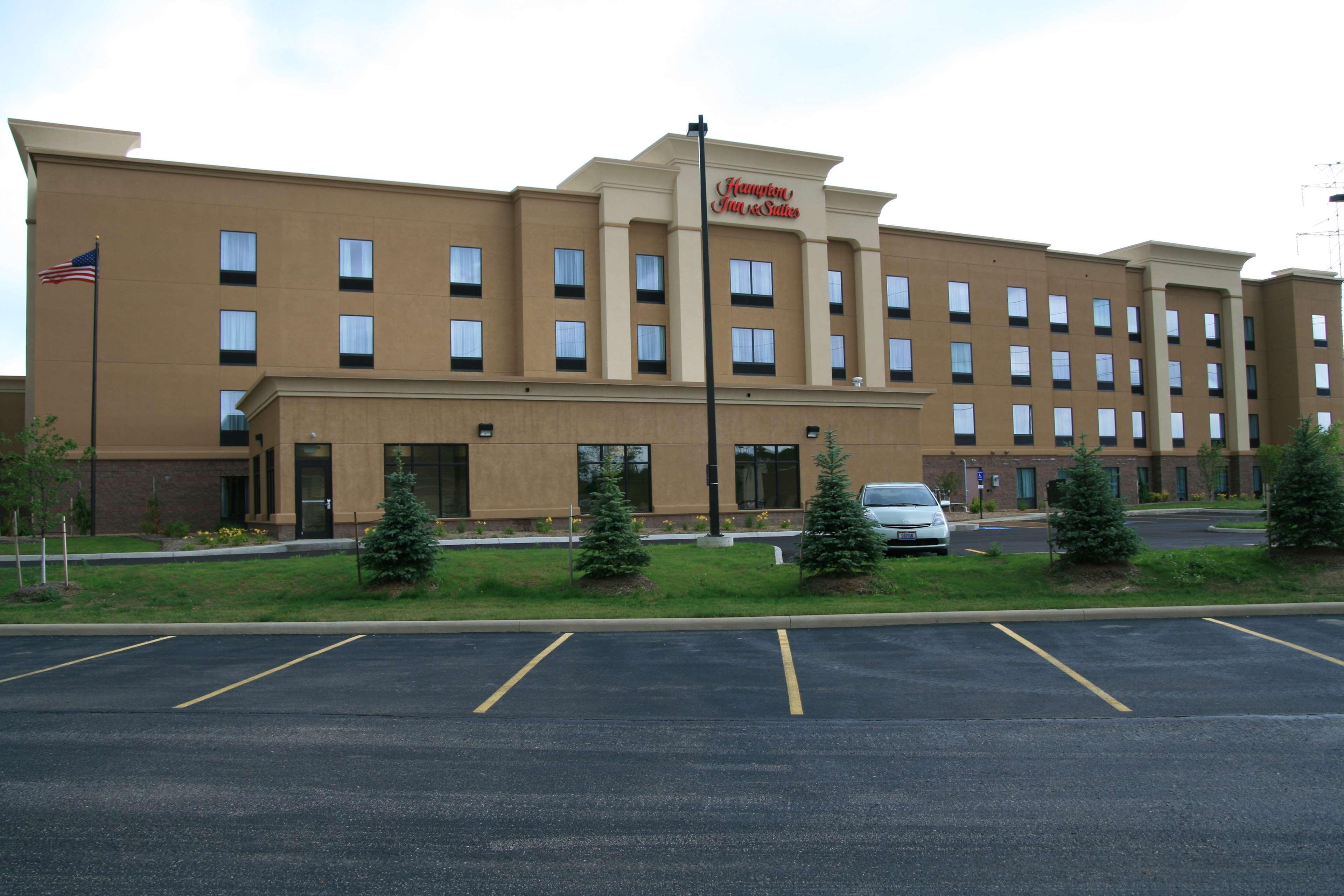 Hampton Inn & Suites Cleveland-Mentor Exterior photo