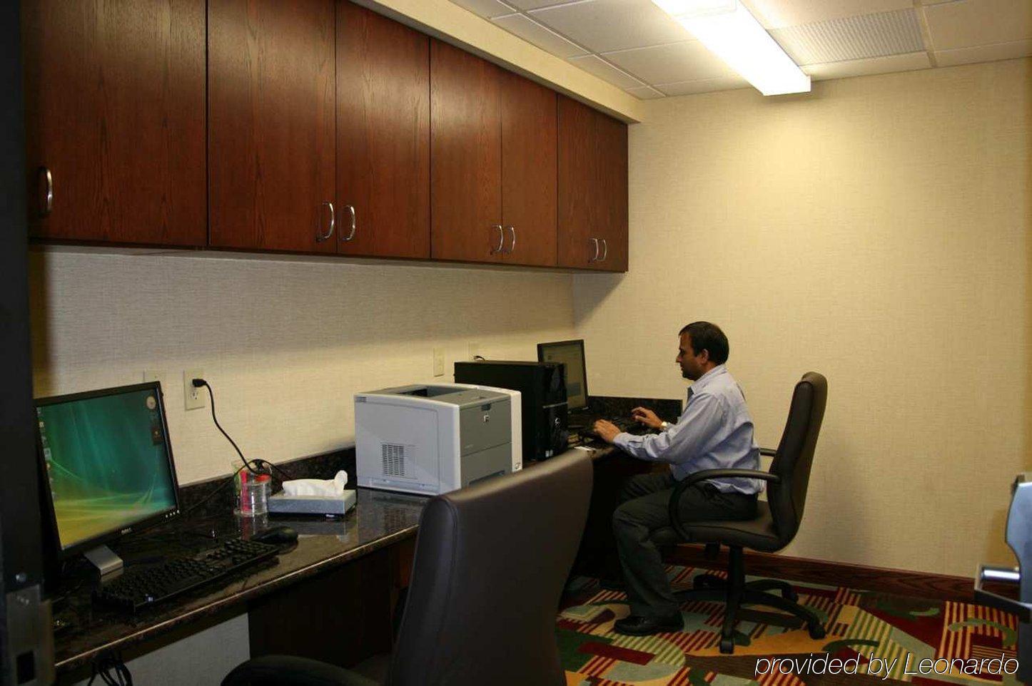 Hampton Inn & Suites Cleveland-Mentor Facilities photo